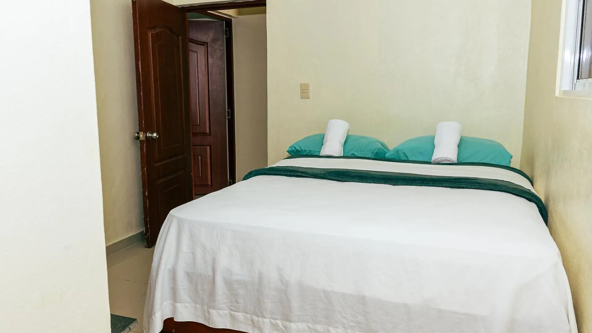 Bnb Tropical Island Aparthotel - Corales Del Sur - Santo Domingo Este La Viva